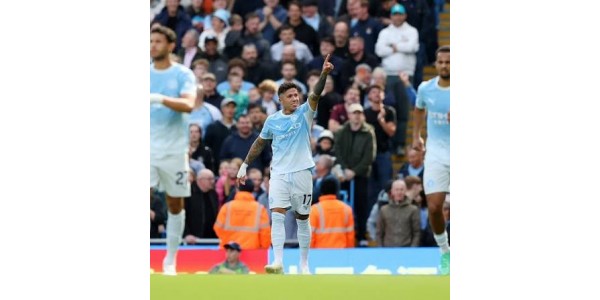 Enzo Fernández heeft het openingsdoelpunt gescoord tegen Manchester City Enzo Fernández heeft het openingsdoelpunt gescoord tegen Manchester City